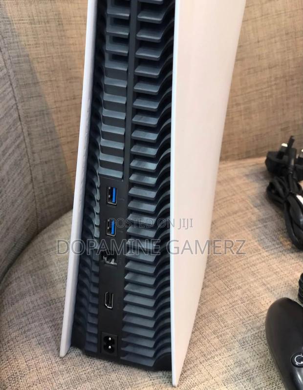 Playstation 5 Standard - thumbnail 3