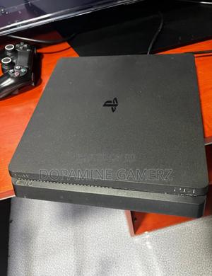 Playstation 4 Slim - thumbnail 2