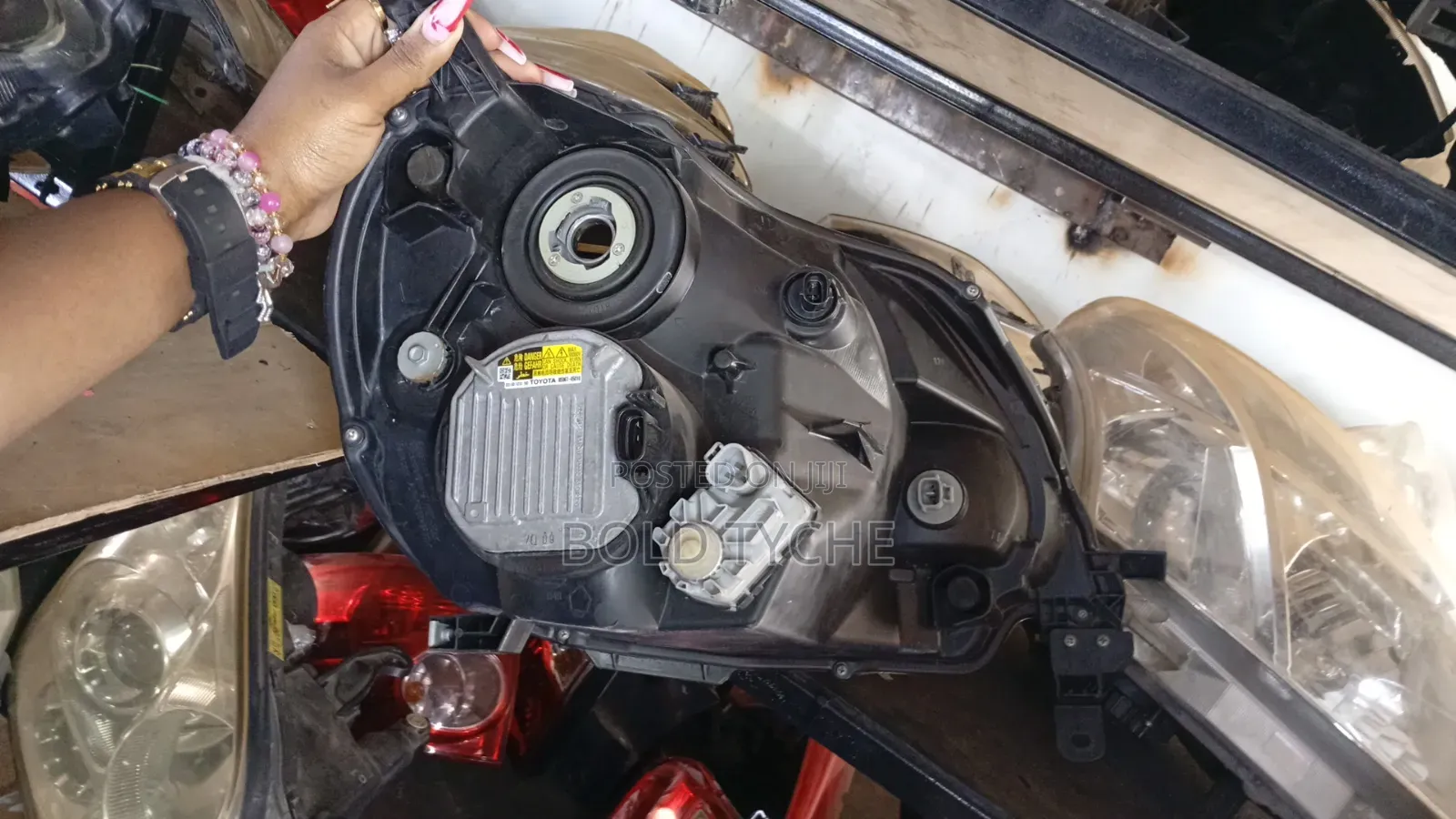 Porte 2010 Headlight