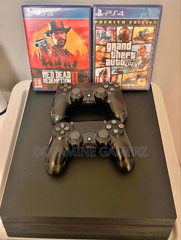 Playstation 4 Pro - main view