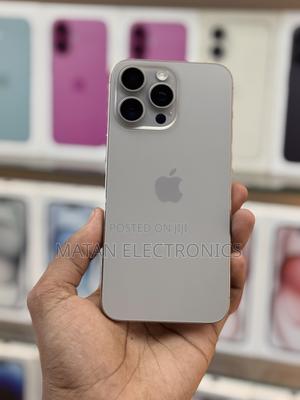 Apple iPhone 15 Pro Max 256 GB Gray - main view