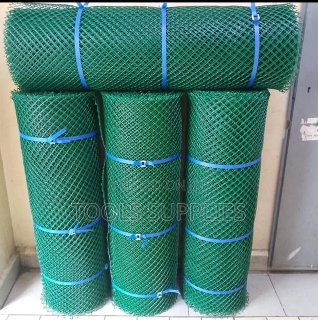 Plastic Mesh/25 M by 1 M - main view