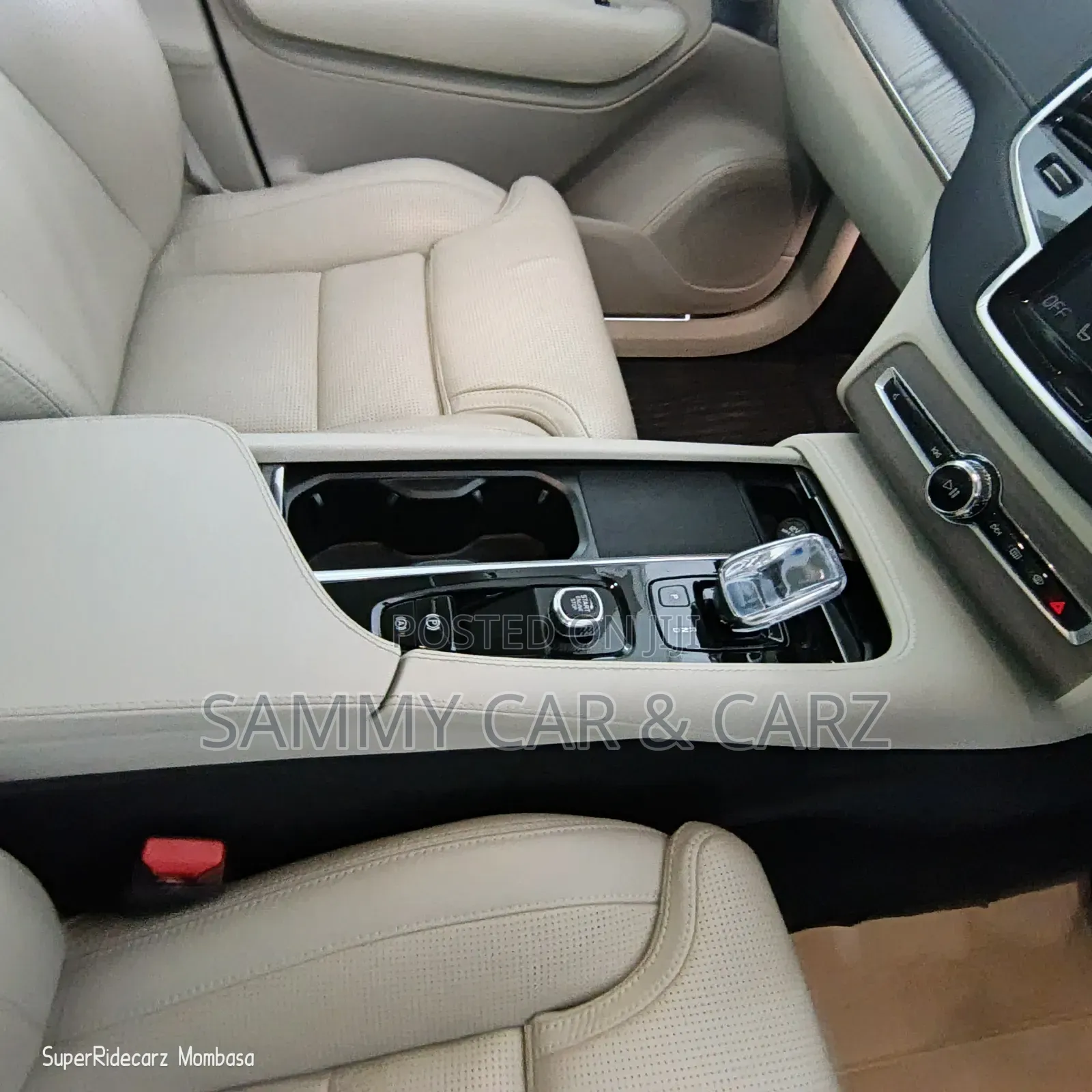 Volvo XC90 2022 White