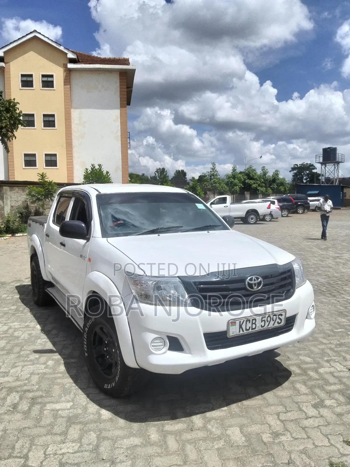 Toyota Hilux SR 4x4 2015 White