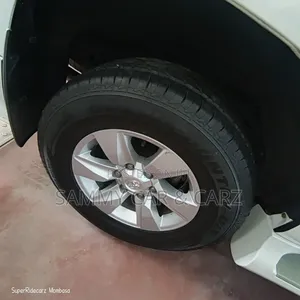 Toyota Land Cruiser Prado 2.7 2018 White