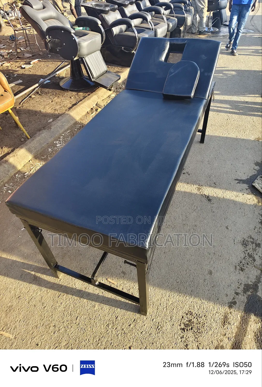 Foldable Black Massage Bed With Breathing Whole