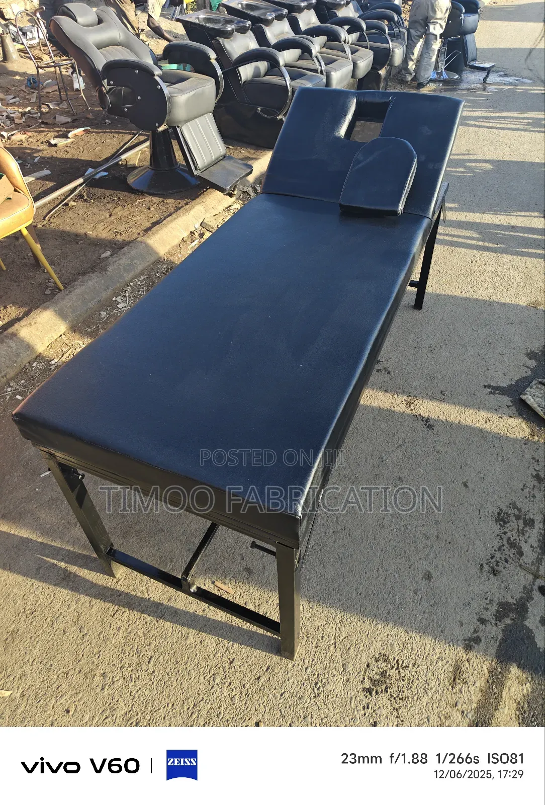 Foldable Black Massage Bed With Breathing Whole