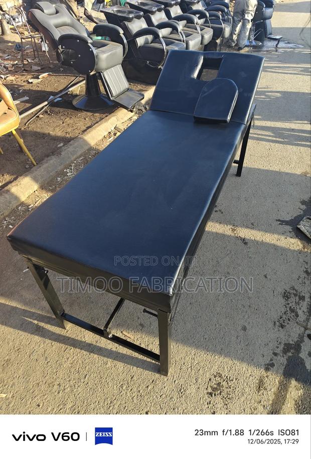 Foldable Black Massage Bed With Breathing Whole - thumbnail 3