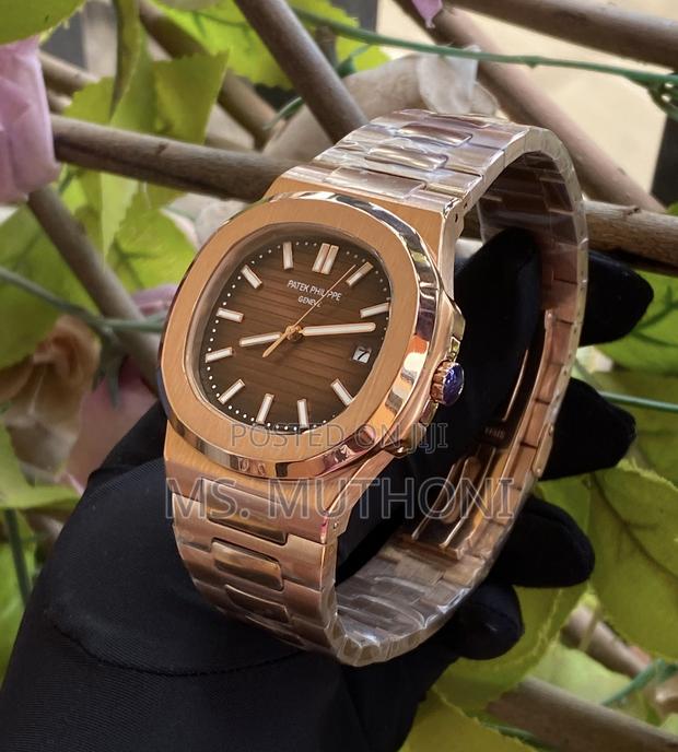 Patek Philippe Nautilus 5711/1r-001 Watch Rose Gold a Brown Dial.