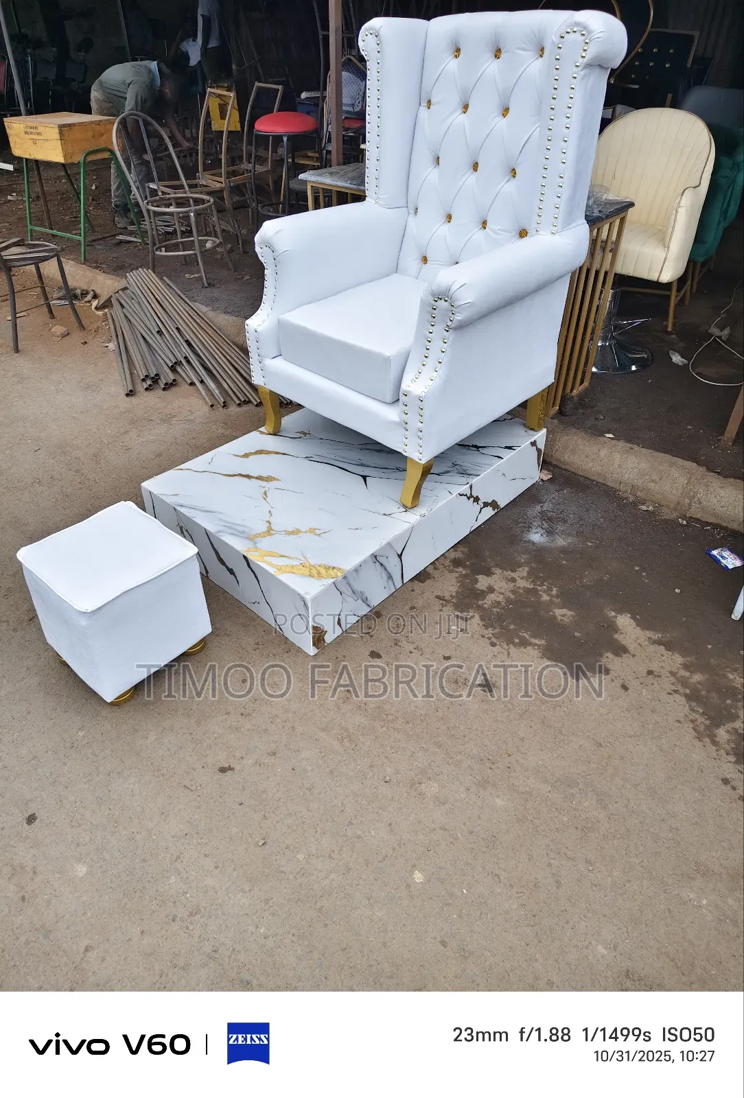 King Chairs With Puff and Mable Sheet Platform