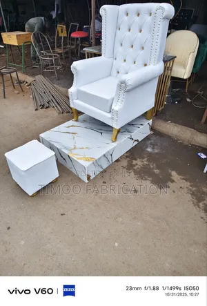 King Chairs With Puff and Mable Sheet Platform