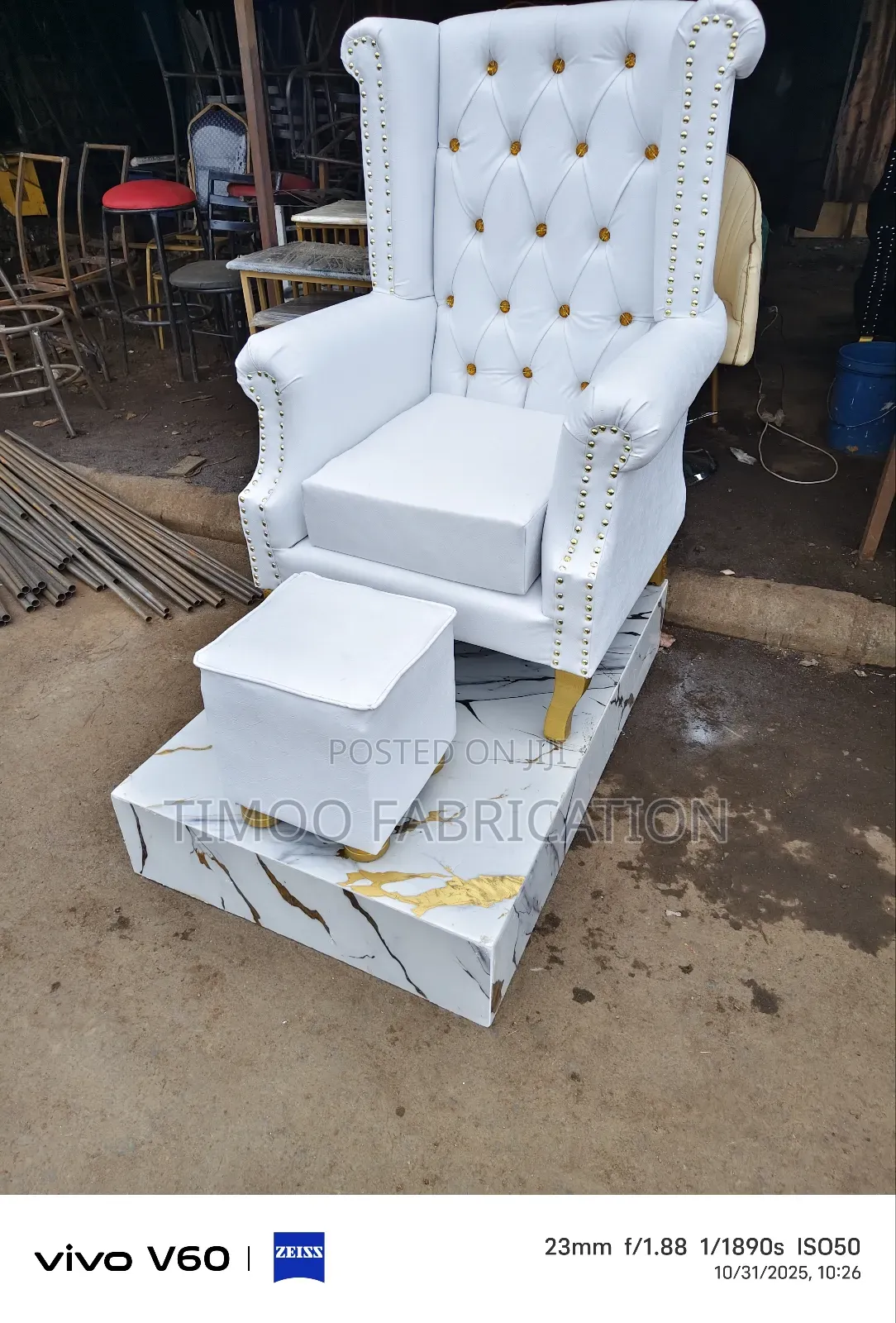 King Chairs With Puff and Mable Sheet Platform