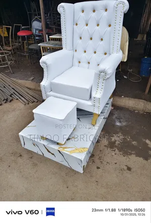 King Chairs With Puff and Mable Sheet Platform