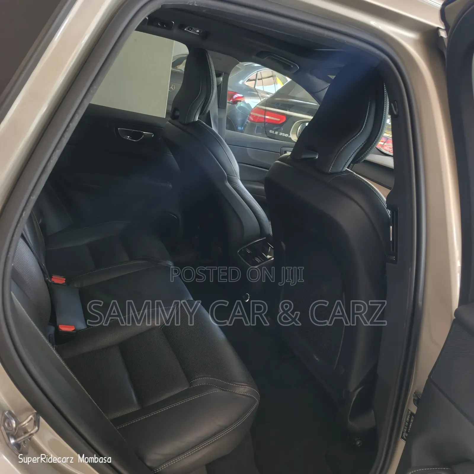 Volvo XC60 2020 Gold