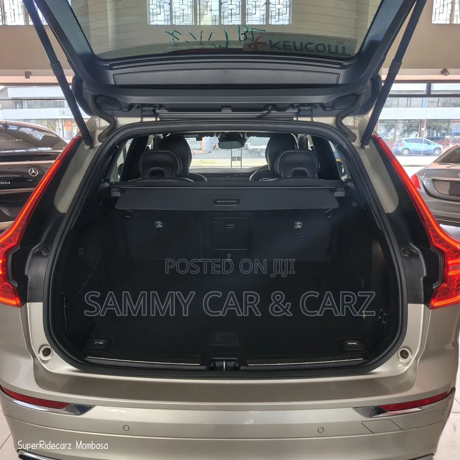 Volvo XC60 2020 Gold