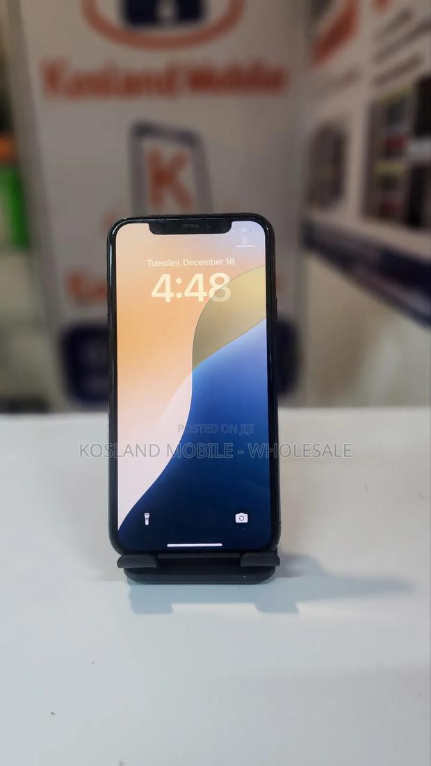 Apple iPhone 11 Pro 512 GB Green - main view