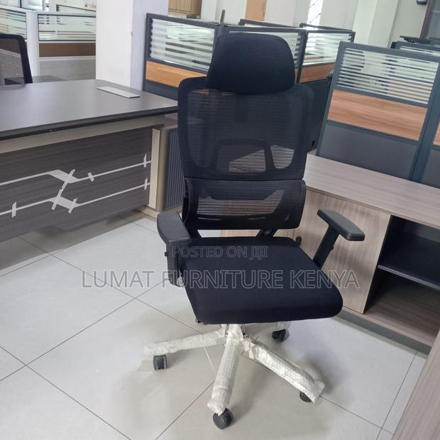 Orthopedic Office Simple and Compact Seat - main view