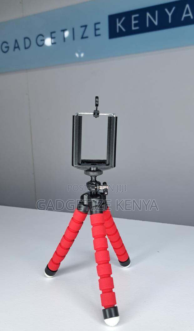 Flexible Tripod Phone Stand and Holder - thumbnail 2