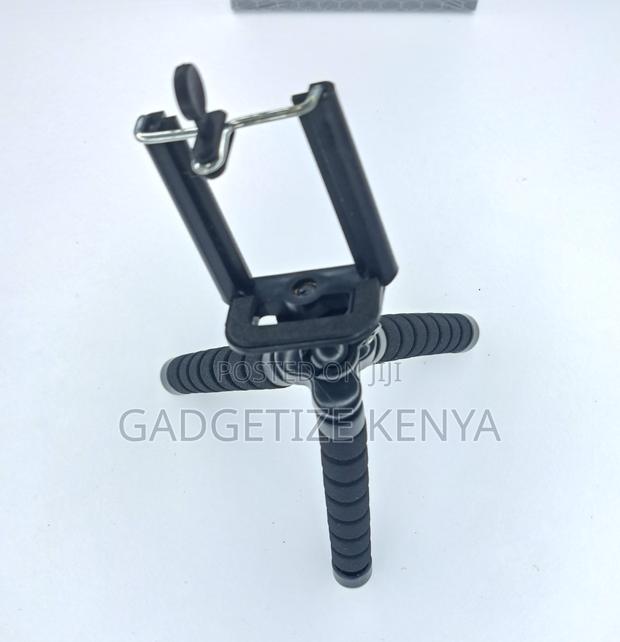 Flexible Tripod Phone Stand and Holder - thumbnail 11
