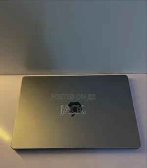 Laptop Apple MacBook Pro 2023 M3 14-Inch 16GB Apple M3 SSD 512GB