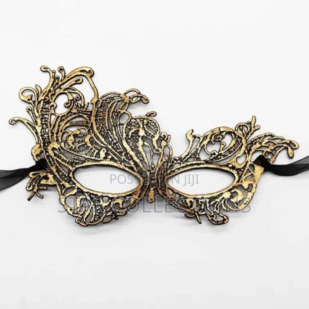 Gold Quality Lace Masks - thumbnail 3
