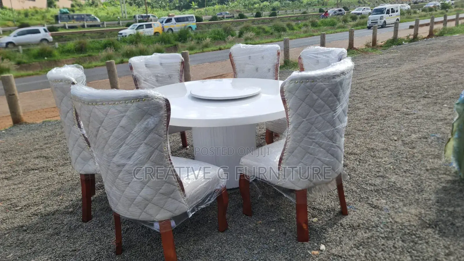 A Round 6 Seater Dinning Set