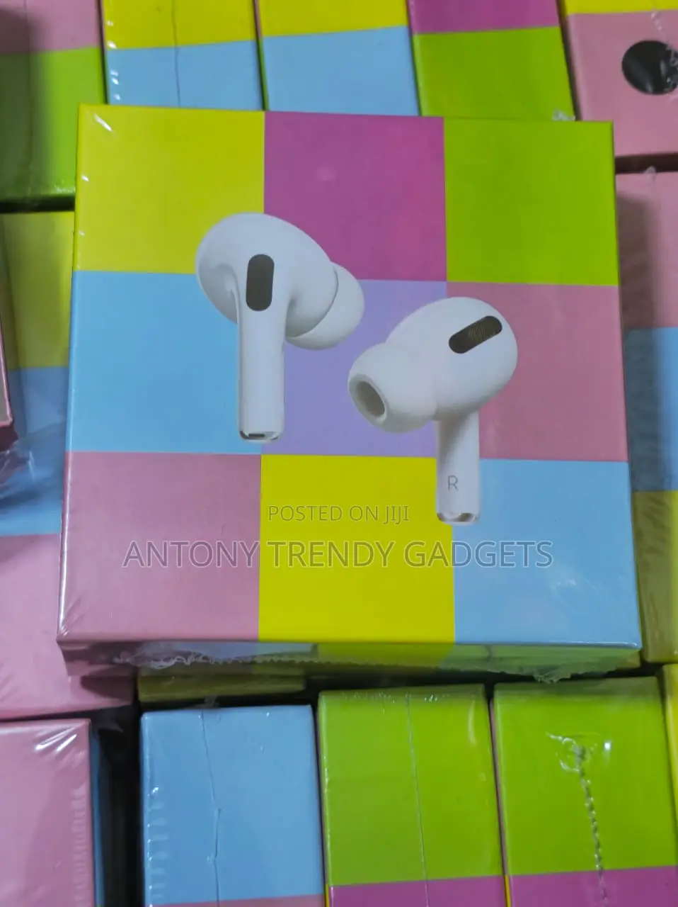 Tws Bluetooth Earphones With Charging Case And Hi-fi Sound