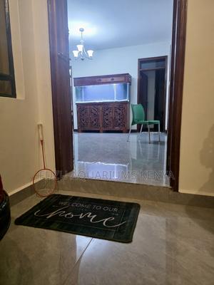 Low Maintenance Aquarium With Bottom Filtration System - thumbnail 2