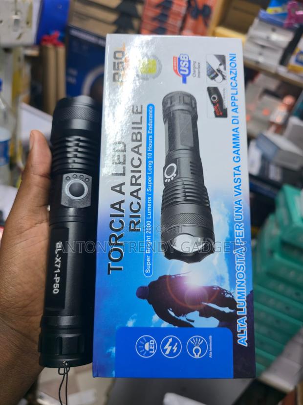 P50 Super Bright Zoomable Led Flashlight For Camping & Hiking - thumbnail 2