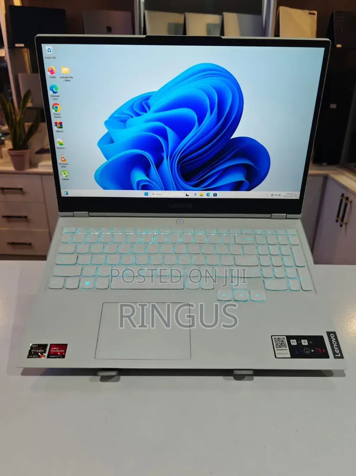 Laptop Lenovo Legion 5 32GB Apple M2 Ultra SSD 1T