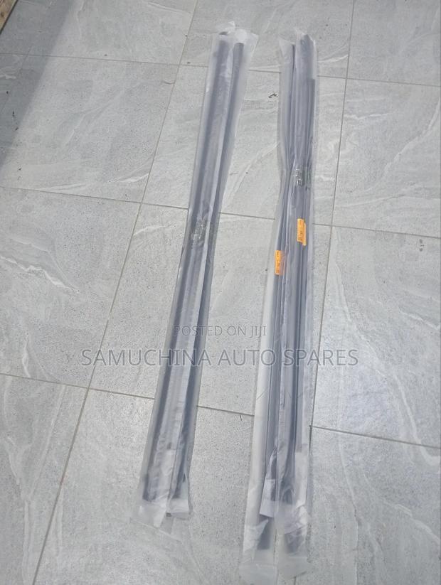 Weather Strip Noah Voxy Zrr70 Original