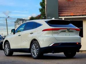 Toyota Harrier 2.0 2020 White