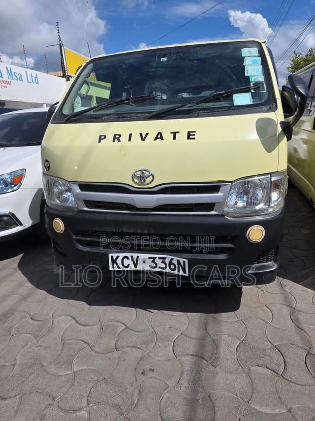 Nissan Caravan (Urvan) 2009 - thumbnail 11