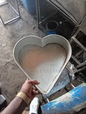 Lovecake Moulds Tins