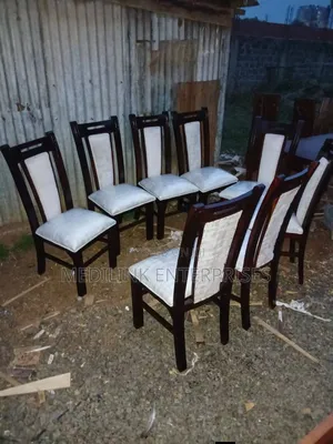 Men Curve Dinning Table Chairs