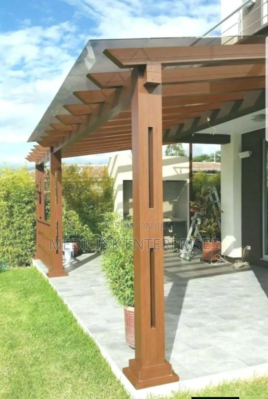 Wooden Vanish Mingle Pergola