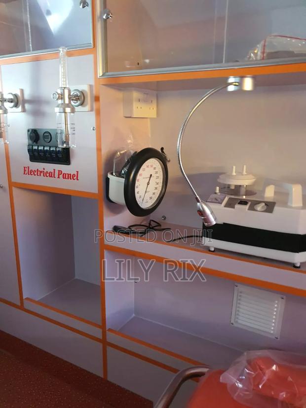 Toyota HiAce 2018 Black - thumbnail 6