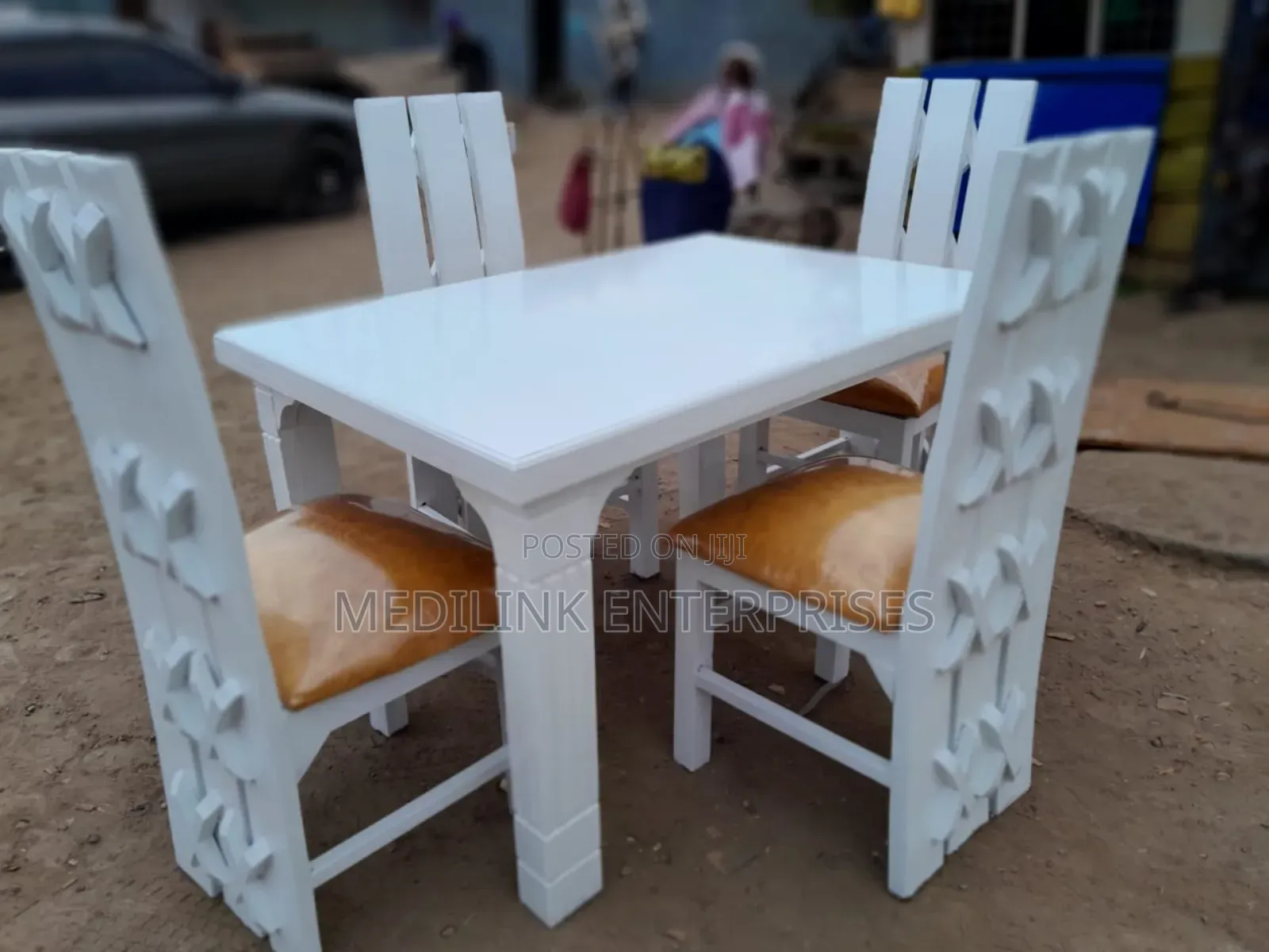 X Chairs Whitish Solid 4-Seater Set