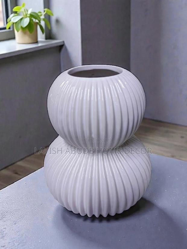 Large Ceramic Flower Vase White Ribbed - thumbnail 2