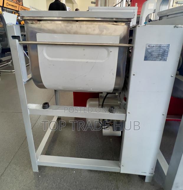 Heavy-duty Milano Electric Dough Maker 15kg 1.5hp - main view