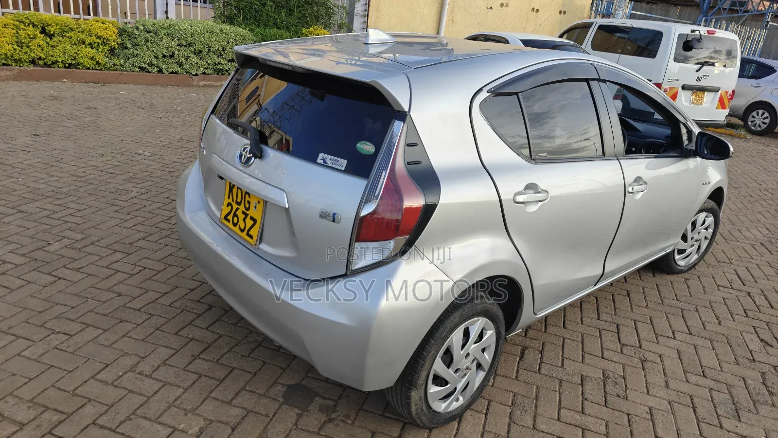 Toyota Aqua 2015 Silver