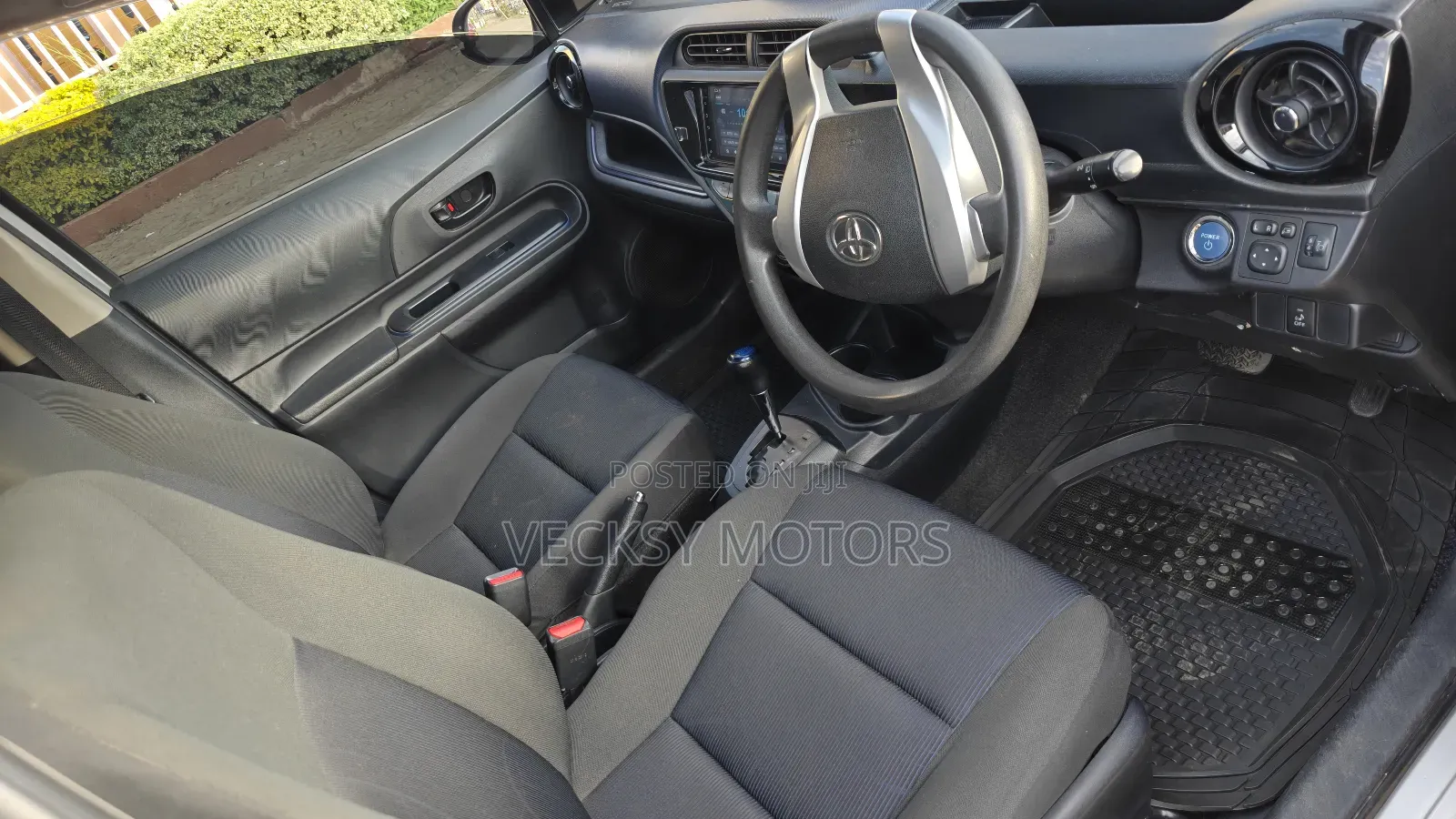 Toyota Aqua 2015 Silver