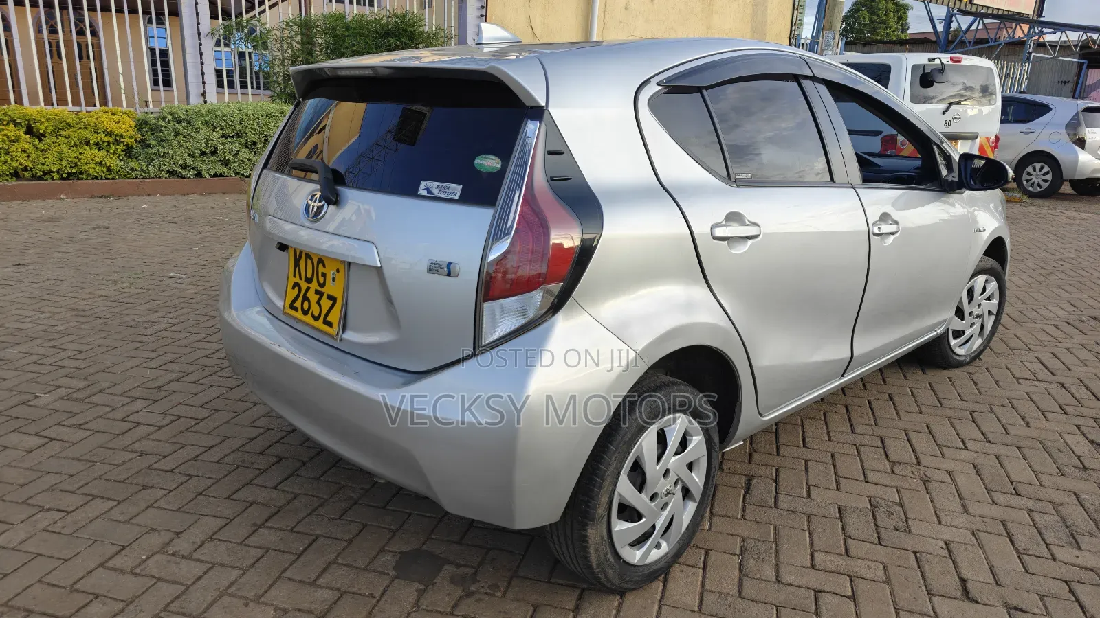 Toyota Aqua 2015 Silver