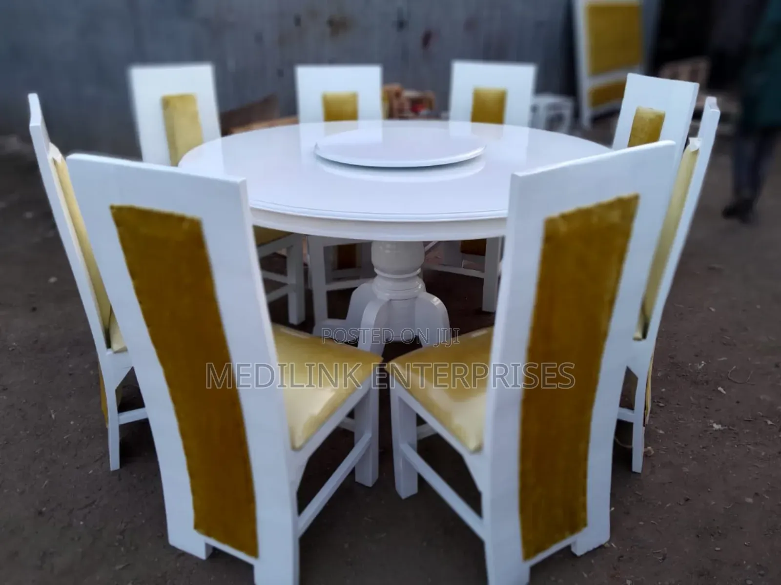 Circular Solid 6-Seaterr Whitish Dinning Table Set