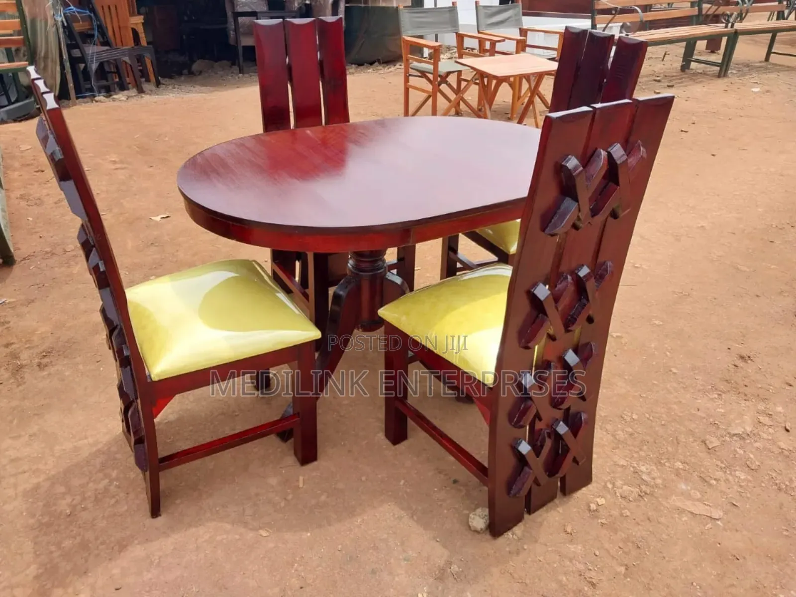 Oval Lens 4-Seater Solid Dinning Table Set