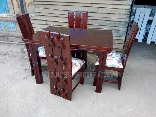 Hodco Walnut 4-Seatr Solid Dinning Table Set