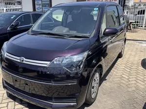 Toyota Spade 1.5 2019 Burgundy