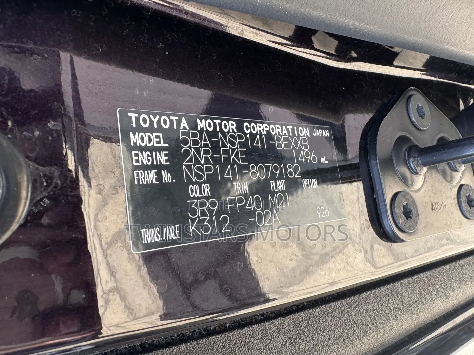Toyota Spade 1.5 2019 Burgundy