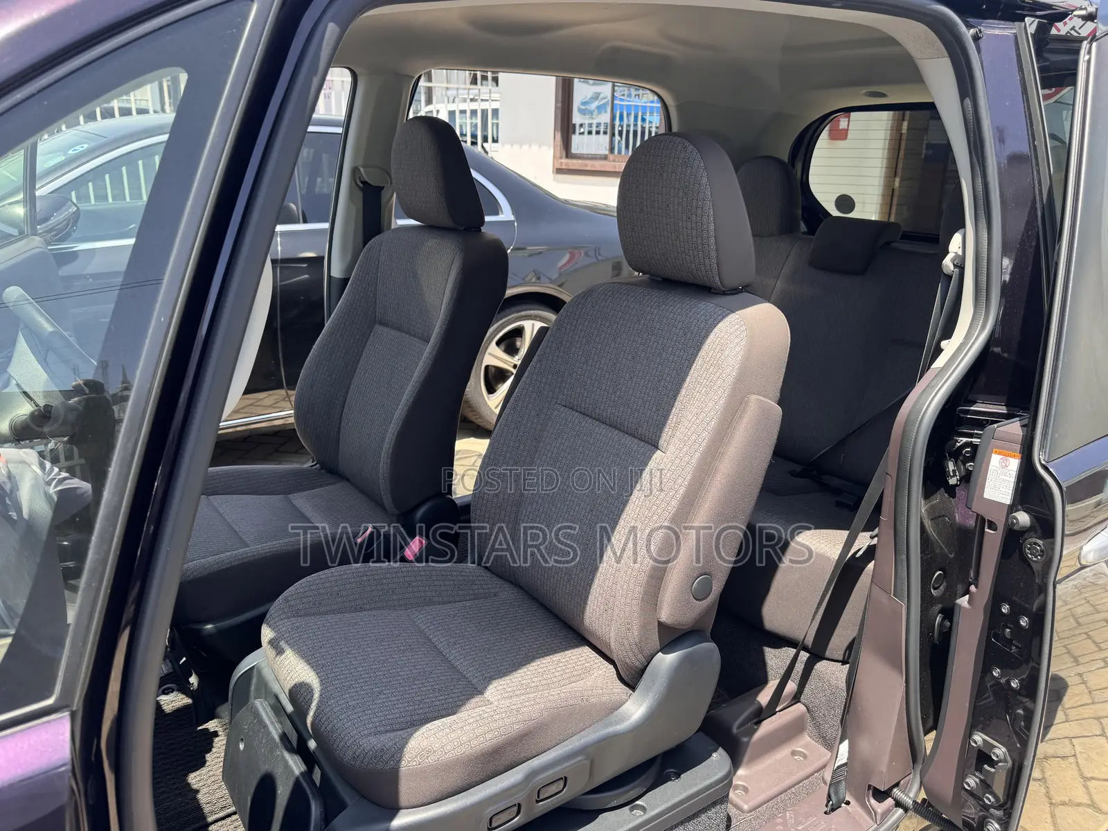 Toyota Spade 1.5 2019 Burgundy