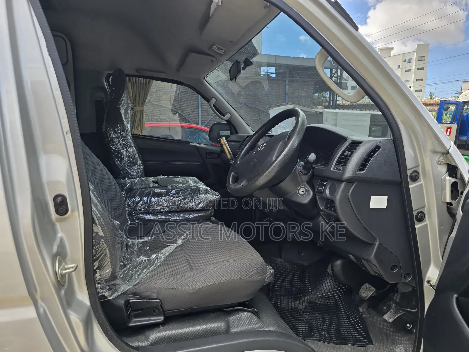 Toyota HiAce 2019 Silver